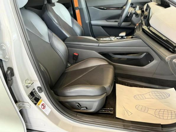 Changan UNI-V I с пробегом 2023 года, цена 2 295 000 рублей, 31000 км, лифтбек, Автокод Объявления