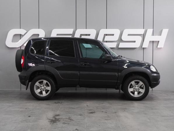 Chevrolet Niva I Рестайлинг с пробегом 2018 года, цена 799 000 рублей, 80142 км, внедорожник, Автокод Объявления