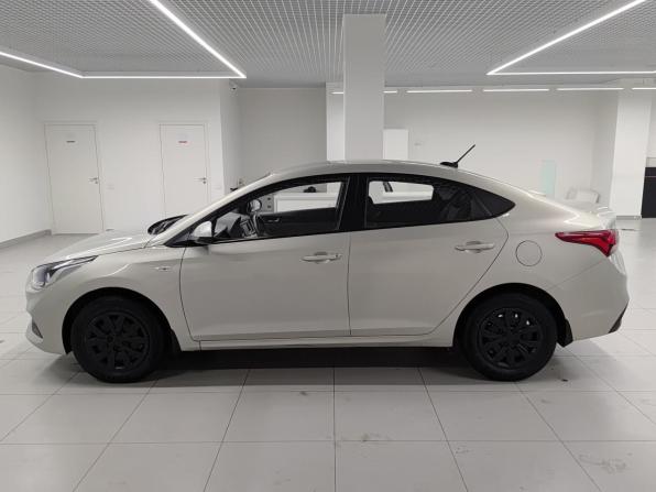 Hyundai Solaris II с пробегом 2018 года, цена 1 089 000 рублей, 165341 км, седан, Автокод Объявления