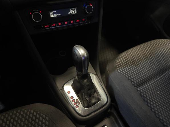 Volkswagen Polo V с пробегом 2012 года, цена 599 000 рублей, 186000 км, седан, Автокод Объявления