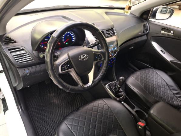 Hyundai Solaris I с пробегом 2014 года, цена 500 000 рублей, 219445 км, хэтчбек, Автокод Объявления