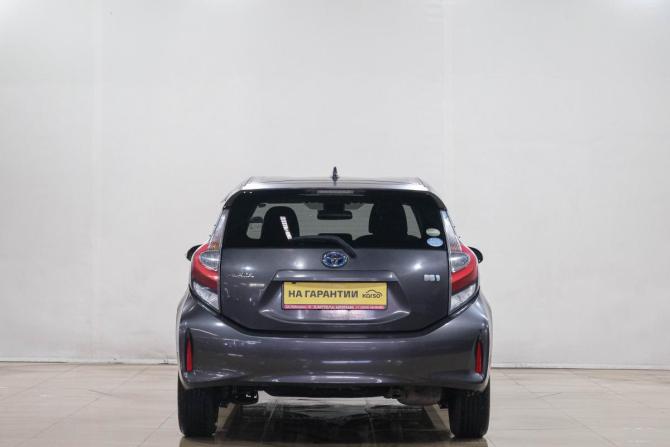 Toyota Aqua I Рестайлинг 2 с пробегом 2018 года, цена 1 029 000 рублей, 236100 км, хэтчбек, Автокод Объявления