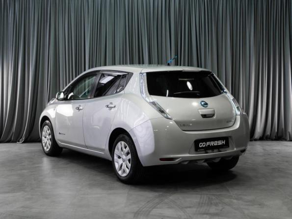 Nissan Leaf I (ZE0/AZE0) с пробегом 2010 года, цена 519 000 рублей, 122799 км, хэтчбек, Автокод Объявления