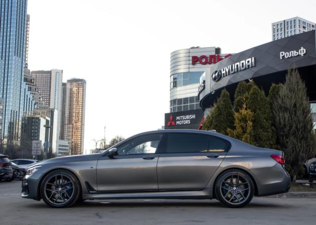 BMW 7 серии VI (G11/G12) с пробегом 2017 года, цена 3 428 000 рублей, 180350 км, седан, Автокод Объявления