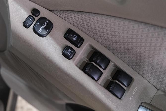 Toyota ISis I Рестайлинг с пробегом 2008 года, цена 1 169 000 рублей, 152000 км, компактвэн, Автокод Объявления