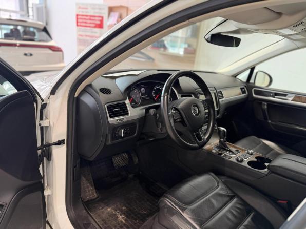 Volkswagen Touareg II Рестайлинг с пробегом 2018 года, цена 3 350 000 рублей, 169436 км, внедорожник, Автокод Объявления