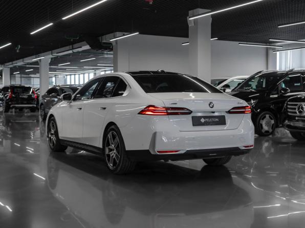 BMW 5 серии VIII (G60/G61/G68) с пробегом 2023 года, цена 6 850 000 рублей, 29999 км, седан, Автокод Объявления