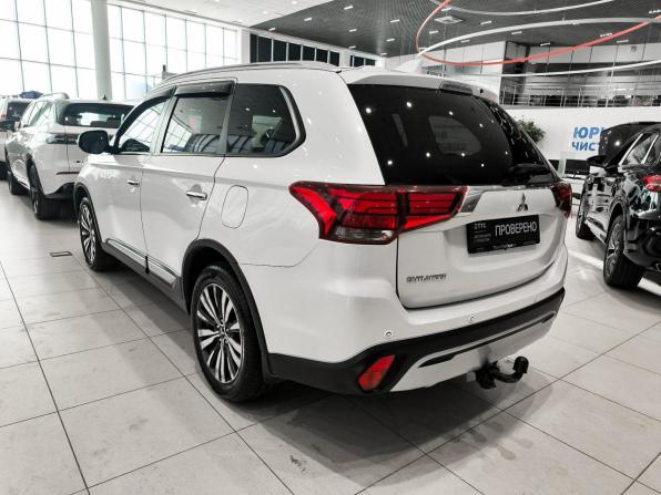 Mitsubishi Outlander III Рестайлинг 3 с пробегом 2021 года, цена 2 450 000 рублей, 143387 км, внедорожник, Автокод Объявления