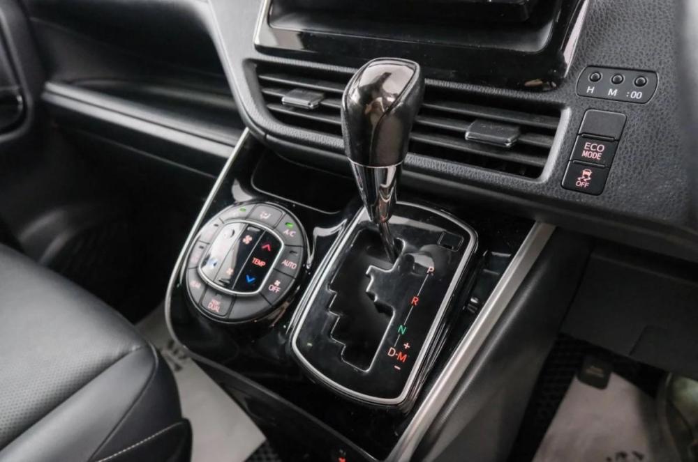Toyota Esquire I Рестайлинг Красноярск  - изображение 17