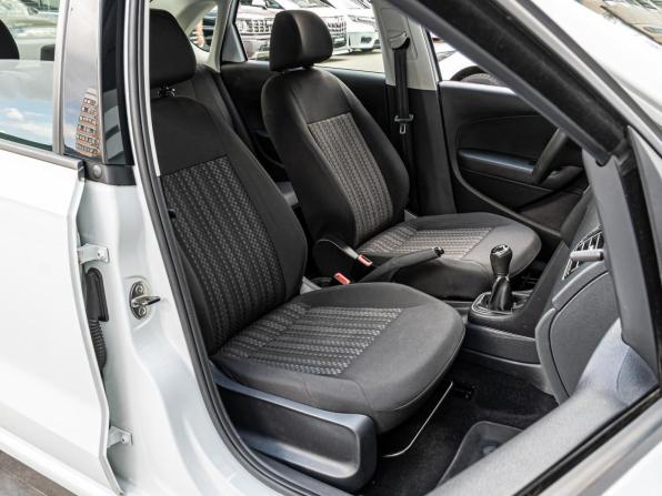 Volkswagen Polo V с пробегом 2015 года, цена 870 000 рублей, 179465 км, седан, Автокод Объявления