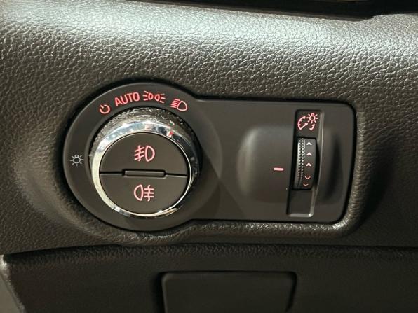 Opel Astra J Рестайлинг с пробегом 2015 года, цена 875 000 рублей, 132470 км, хэтчбек, Автокод Объявления