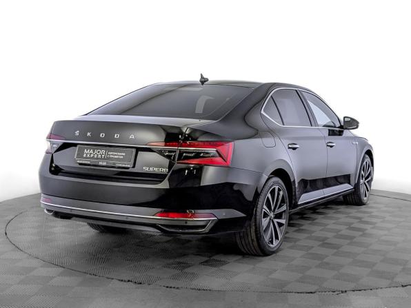 Skoda Superb III Рестайлинг с пробегом 2024 года, цена 2 900 000 рублей, 66490 км, лифтбек, Автокод Объявления