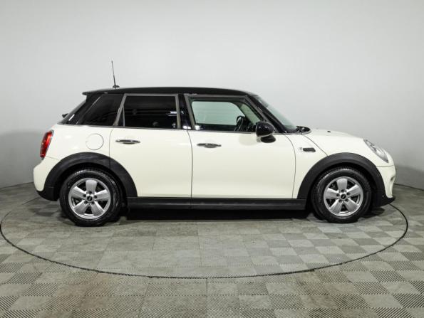 Mini Hatch III (F55/F56) с пробегом 2016 года, цена 1 510 000 рублей, 85818 км, хэтчбек, Автокод Объявления
