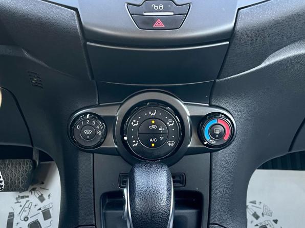 Ford Fiesta Mk6 Рестайлинг с пробегом 2016 года, цена 770 000 рублей, 101000 км, седан, Автокод Объявления
