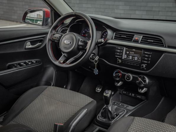 Kia Rio IV с пробегом 2017 года, цена 850 000 рублей, 291600 км, седан, Автокод Объявления