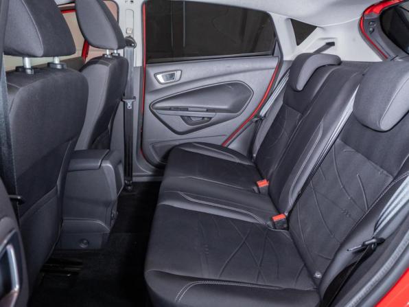 Ford Fiesta Mk6 Рестайлинг с пробегом 2015 года, цена 990 000 рублей, 59007 км, хэтчбек, Автокод Объявления