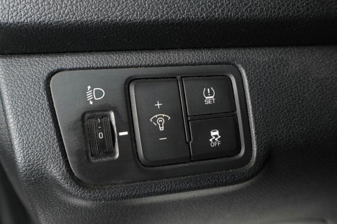 Hyundai Solaris II с пробегом 2018 года, цена 859 000 рублей, 164746 км, седан, Автокод Объявления