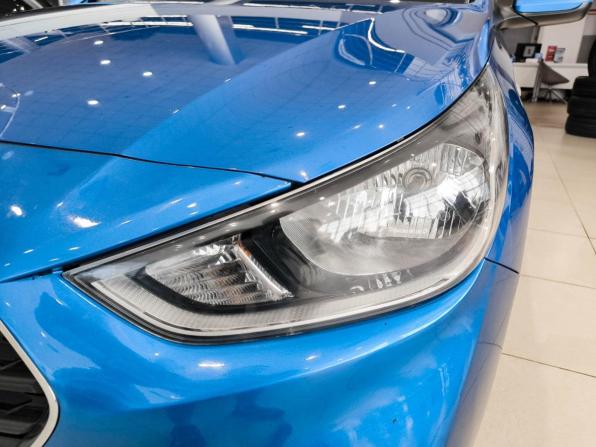 Hyundai Solaris II с пробегом 2017 года, цена 1 095 000 рублей, 211171 км, седан, Автокод Объявления