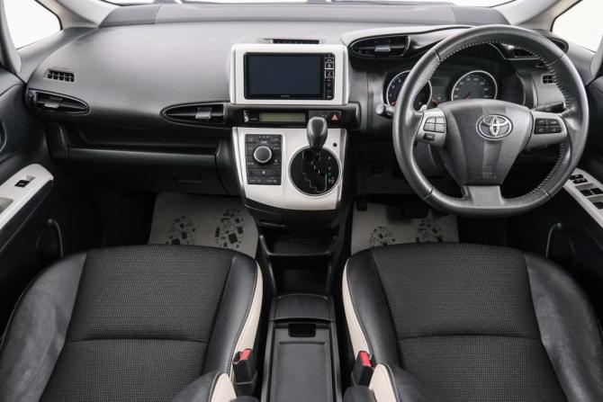 Toyota Wish II Рестайлинг с пробегом 2016 года, цена 1 749 000 рублей, 114300 км, минивэн, Автокод Объявления