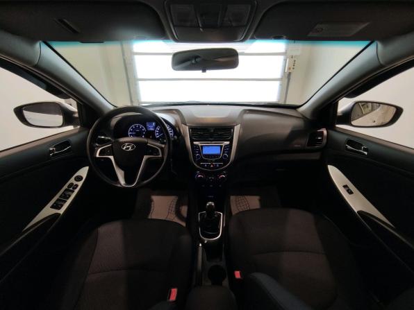 Hyundai Solaris I с пробегом 2013 года, цена 659 000 рублей, 117270 км, седан, Автокод Объявления