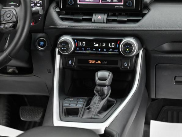 Toyota RAV4 V (XA50) с пробегом 2020 года, цена 2 469 000 рублей, 62153 км, внедорожник, Автокод Объявления