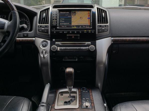 Toyota Land Cruiser 200 Series Рестайлинг 1 с пробегом 2014 года, цена 4 560 000 рублей, 155900 км, внедорожник, Автокод Объявления