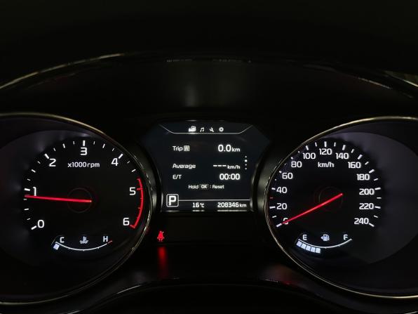 Kia Carnival III с пробегом 2016 года, цена 2 399 000 рублей, 208345 км, минивэн, Автокод Объявления