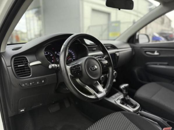 Kia Rio III Рестайлинг с пробегом 2017 года, цена 1 160 000 рублей, 231400 км, седан, Автокод Объявления