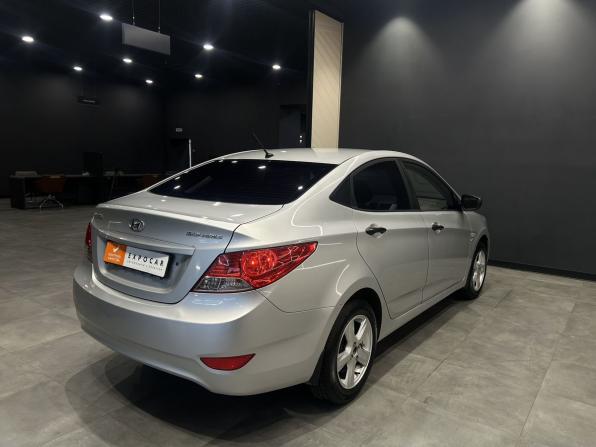 Hyundai Solaris I с пробегом 2012 года, цена 595 000 рублей, 244000 км, седан, Автокод Объявления