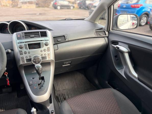 Toyota Verso I с пробегом 2010 года, цена 750 000 рублей, 263000 км, компактвэн, Автокод Объявления