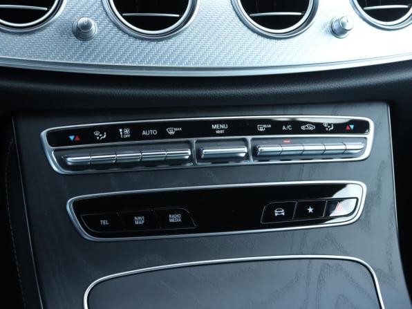 Mercedes-Benz E-Класс V (W213 S213 C238) Рестайлинг с пробегом 2021 года, цена 5 300 000 рублей, 50537 км, седан, Автокод Объявления
