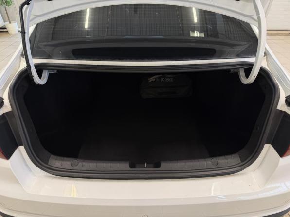 Livan S6 Pro с пробегом 2024 года, цена 1 800 000 рублей, 3032 км, седан, Автокод Объявления
