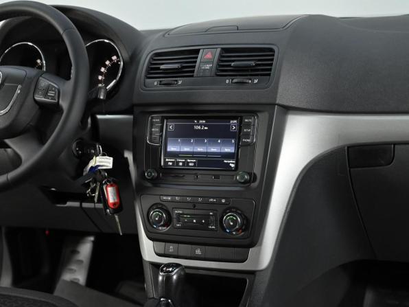 Skoda Yeti I с пробегом 2013 года, цена 899 000 рублей, 178000 км, внедорожник, Автокод Объявления