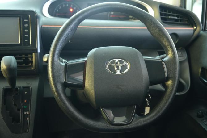 Toyota Sienta II с пробегом 2015 года, цена 1 199 000 рублей, 160000 км, компактвэн, Автокод Объявления
