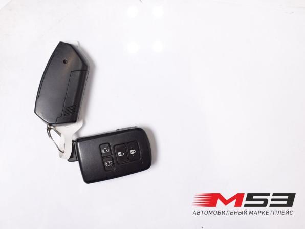 Toyota Noah III (R80) с пробегом 2016 года, цена 1 715 999 рублей, 143666 км, минивэн, Автокод Объявления