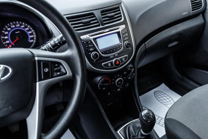 Hyundai Solaris I с пробегом 2011 года, цена 673 000 рублей, 115892 км, хэтчбек, Автокод Объявления