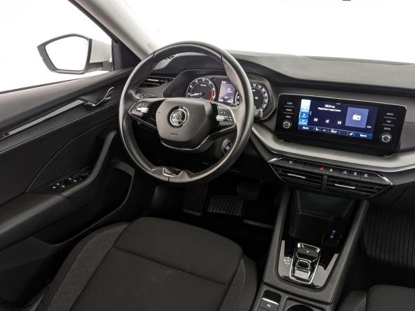 Skoda Octavia IV (A8) с пробегом 2021 года, цена 2 415 000 рублей, 73007 км, лифтбек, Автокод Объявления