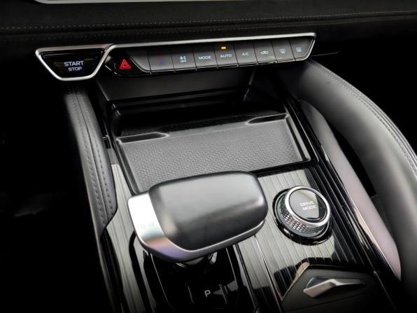 Geely Monjaro I Рестайлинг с пробегом 2024 года, цена 3 350 000 рублей, 52950 км, внедорожник, Автокод Объявления