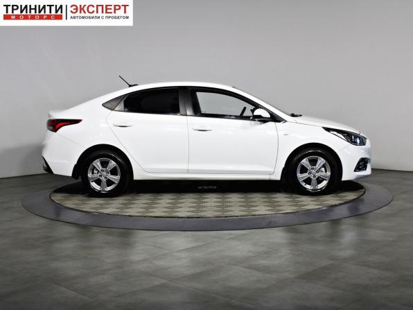 Hyundai Solaris II с пробегом 2018 года, цена 937 000 рублей, 278410 км, седан, Автокод Объявления