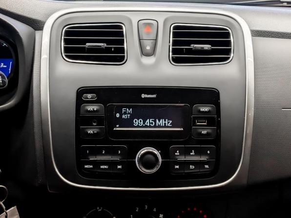 Renault Sandero II Рестайлинг с пробегом 2018 года, цена 975 000 рублей, 130038 км, хэтчбек, Автокод Объявления