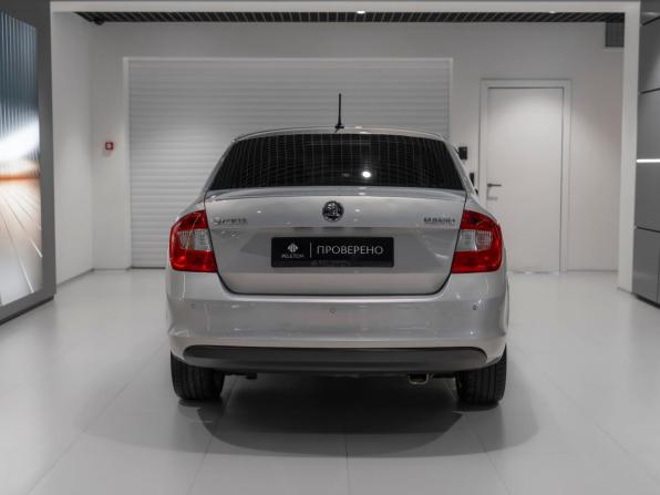 Skoda Rapid I с пробегом 2016 года, цена 845 000 рублей, 308447 км, лифтбек, Автокод Объявления