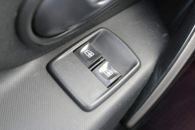 Renault Sandero II с пробегом 2015 года, цена 650 000 рублей, 156000 км, хэтчбек, Автокод Объявления