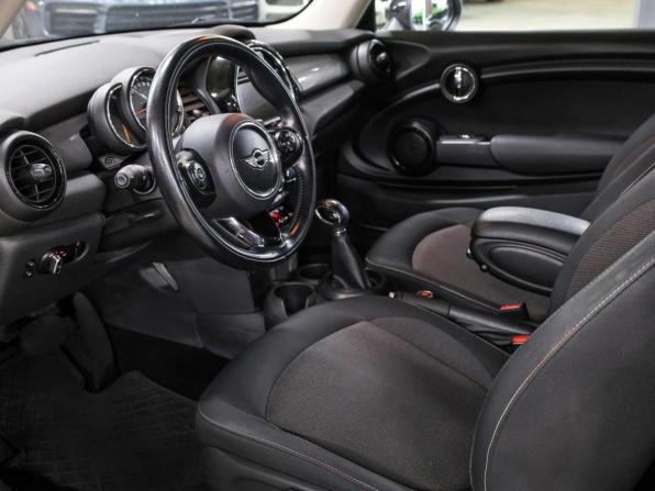 Mini Hatch III (F55/F56) с пробегом 2016 года, цена 1 399 000 рублей, 139000 км, хэтчбек, Автокод Объявления