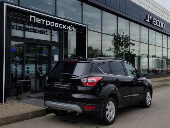 Ford Kuga II Рестайлинг с пробегом 2017 года, цена 1 444 000 рублей, 270636 км, внедорожник, Автокод Объявления
