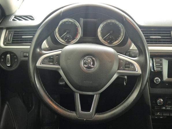 Skoda Rapid I с пробегом 2016 года, цена 1 049 000 рублей, 198531 км, лифтбек, Автокод Объявления