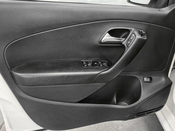 Volkswagen Polo V с пробегом 2013 года, цена 800 000 рублей, 196260 км, седан, Автокод Объявления