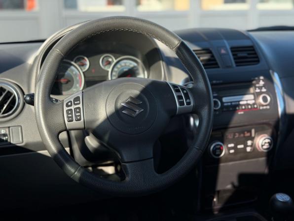 Suzuki SX4 I (Classic) Рестайлинг с пробегом 2011 года, цена 990 000 рублей, 153255 км, хэтчбек, Автокод Объявления