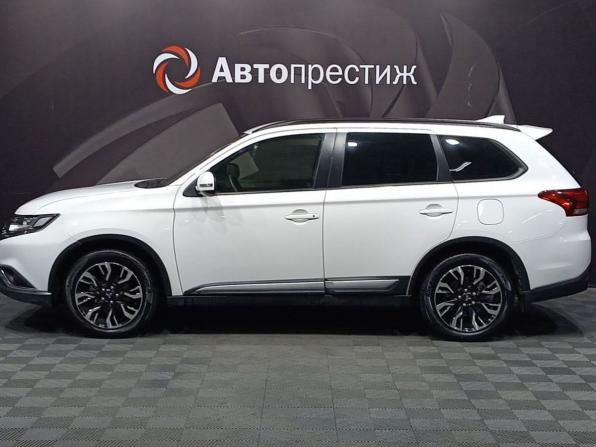 Mitsubishi Outlander III Рестайлинг 3 с пробегом 2020 года, цена 1 990 000 рублей, 55000 км, внедорожник, Автокод Объявления