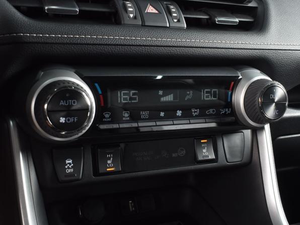Toyota RAV4 V (XA50) с пробегом 2019 года, цена 3 239 995 рублей, 79062 км, внедорожник, Автокод Объявления