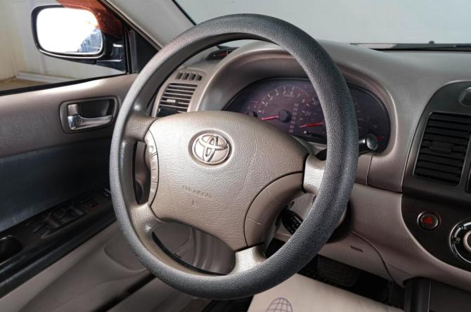 Toyota Camry V (XV30) Рестайлинг с пробегом 2004 года, цена 889 000 рублей, 385000 км, седан, Автокод Объявления